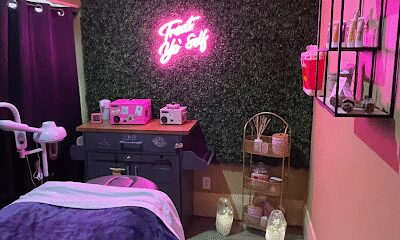 The dollhouse beauty bar