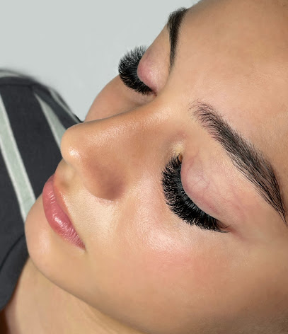 Des Lash Studio — Lash Extensions
