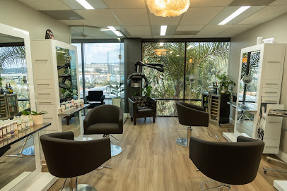 Giovannis West Salon