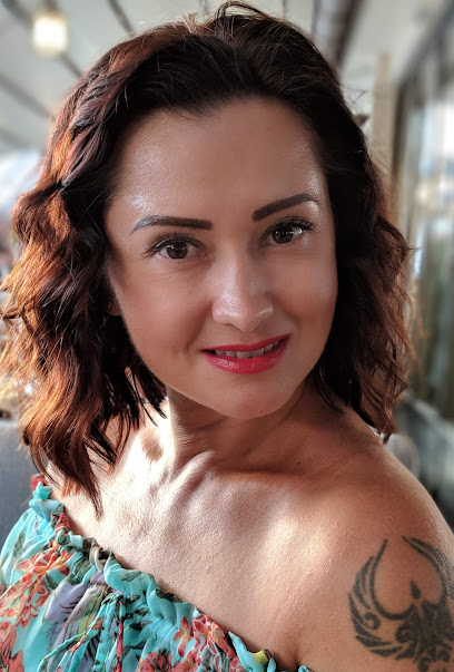Dressy Lashes eyelash extensions, facials by Nataliya Kaspshyshak