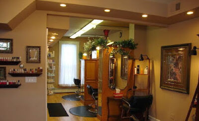 Main Place Salon
