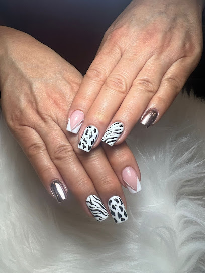 Hollywood Beauty Salon