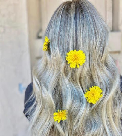 LaviishBlonde