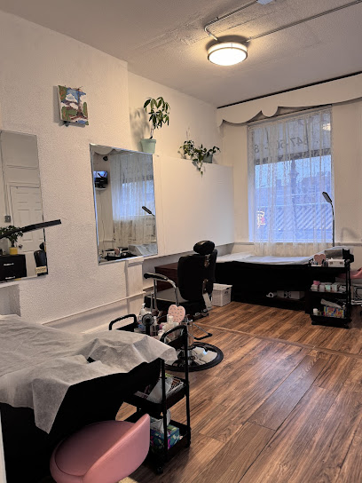 Aura Beauty Studio