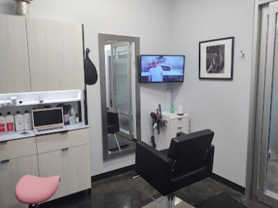 Toi Foxx Hair Studio