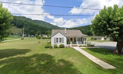 Vickie’s Hair Cottage