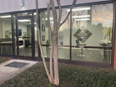 E Z Cuts Salon & Spa