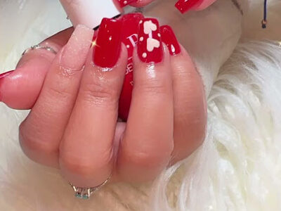 NAIL SALON