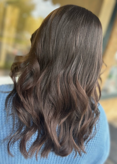Elly Aura Beauty