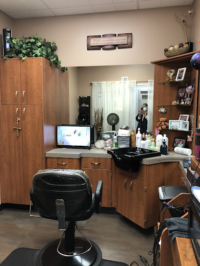 La Tonya Wallace/Minets’ Salon