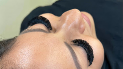 Sunday’s Lashes & Beauty Studio
