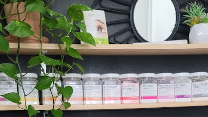 Vivacious beauty lounge