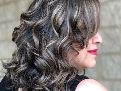 Lisa Renee Does Hair
