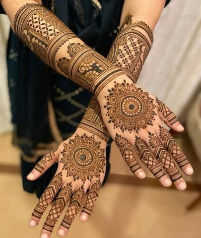 Suman Mehndi Heena Artist