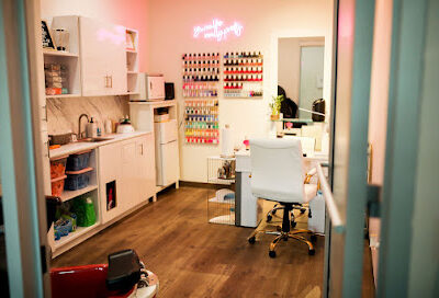 TOTAL SALON Studios