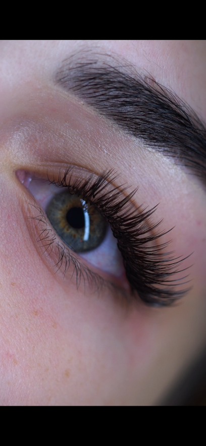 Lashnbrowbyamelia
