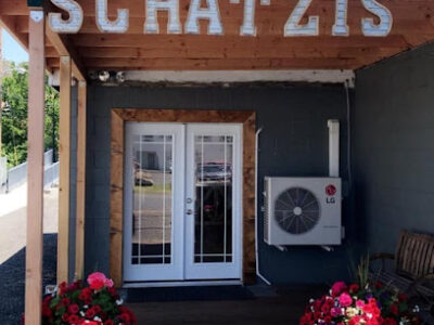 Schatzi’s Mane Attraction