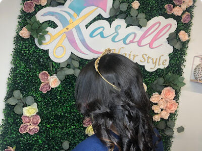 Pink Dominican beauty salon unisex