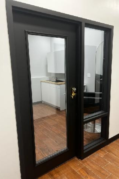 Aura Salon Suites