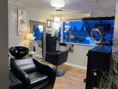 Salon En Vogue Suites