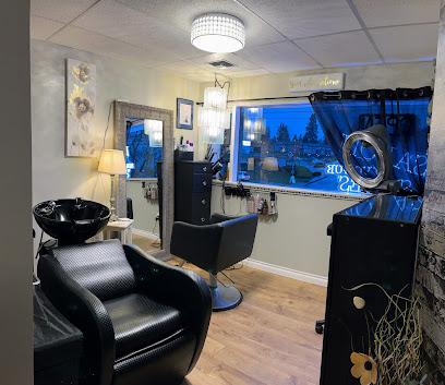 Salon En Vogue Suites