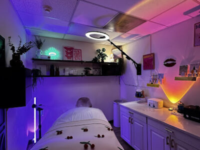 Real Rebel Beauty (Located inside Evince Salon)